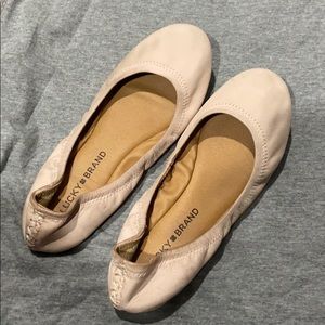 Ballet flats